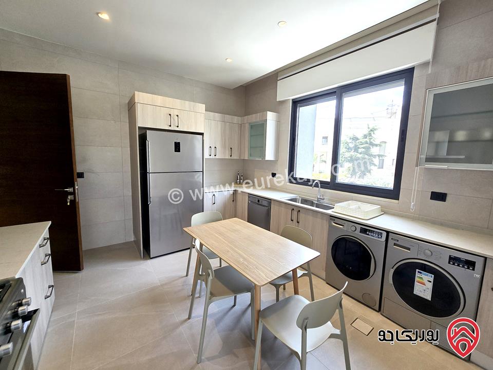 شقة مفروشة طابق أول مساحة 250م للإيجار في عمان - جبل عمان