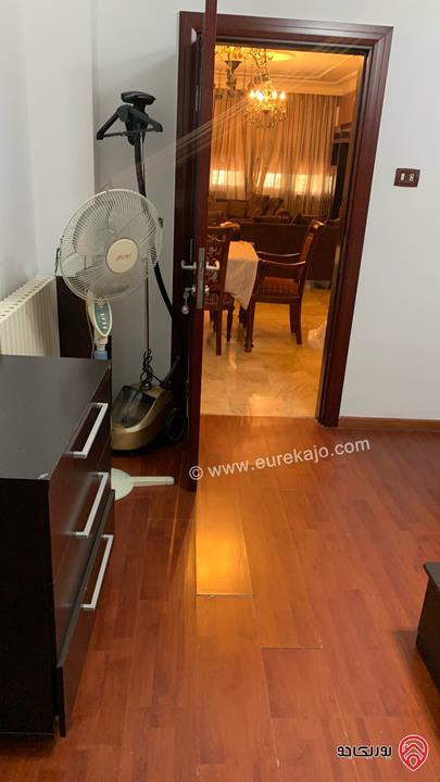 شقة مميزة مفروشة  مساحة 180م داخلي و 90م خارجي للإيجار من المالك مباشرة في عمان - جبل عمان