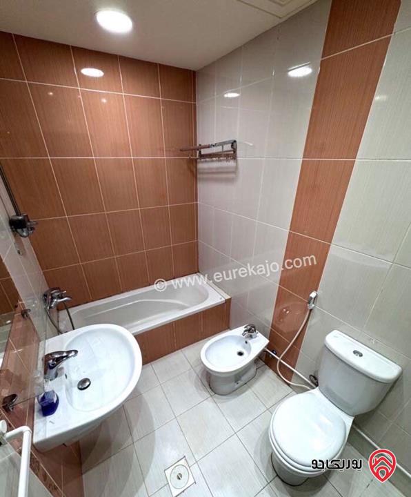 شقة ارضية مساحة 190م داخلي و 100م خارجي للايجار في عمان - خلدا