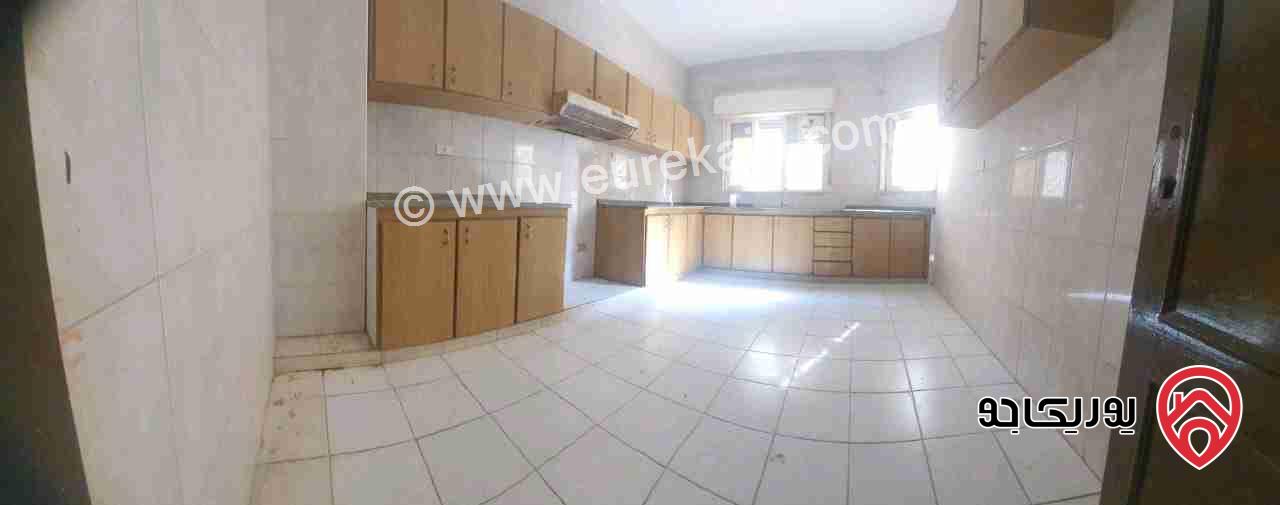 شقة مجددة بالكامل تسوية مساحة 160م للايجار في عمان - الرابية 