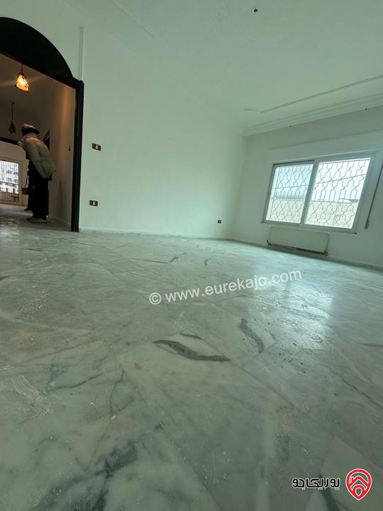 شقة طابق ثالث مساحة 200م للايجار في عمان - خلدا