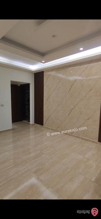 شقة تسوية مساحة داخلية 133 متر وترس واسع 150 متر للبيع في عمان - ضاحية الرشيد 