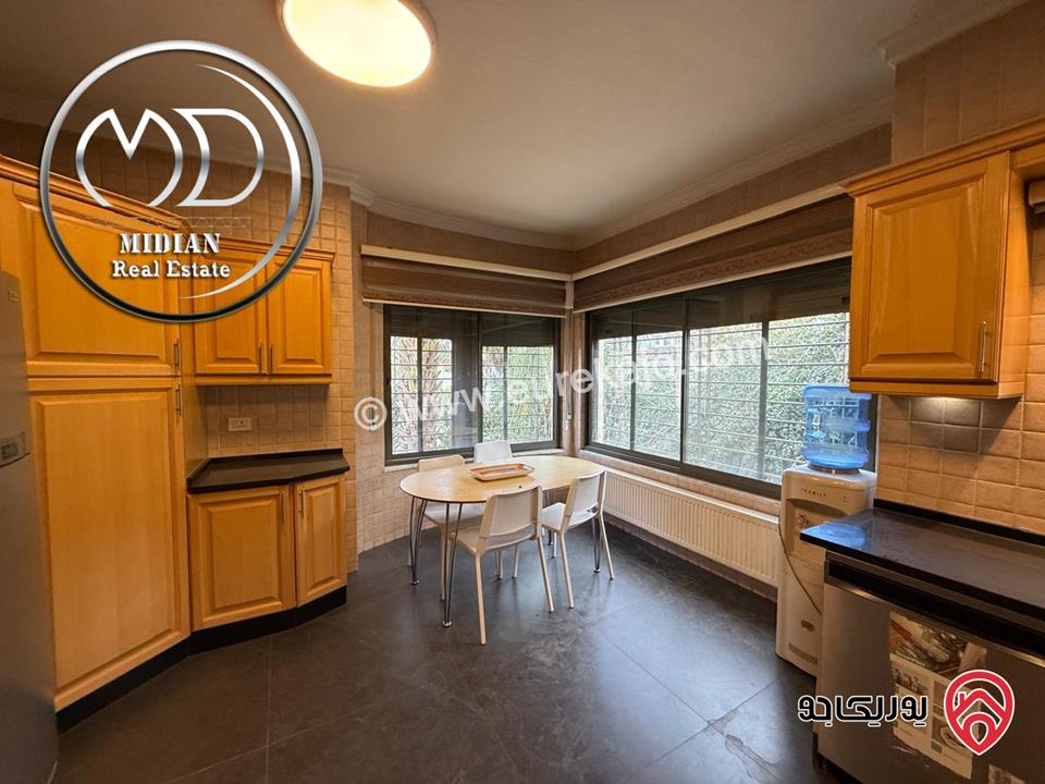 شقة أرضية فارغة للايجار في عمان - عبدون مساحة 230م 4 نوم تشطيبات و ديكورات عصرية فاخرة تصلح للأجانب و الهيئات الدبلوماسية