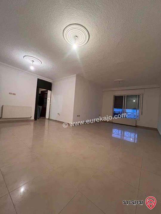 شقة طابق ثالث مساحة 130م للايجار في عمان - خلدا