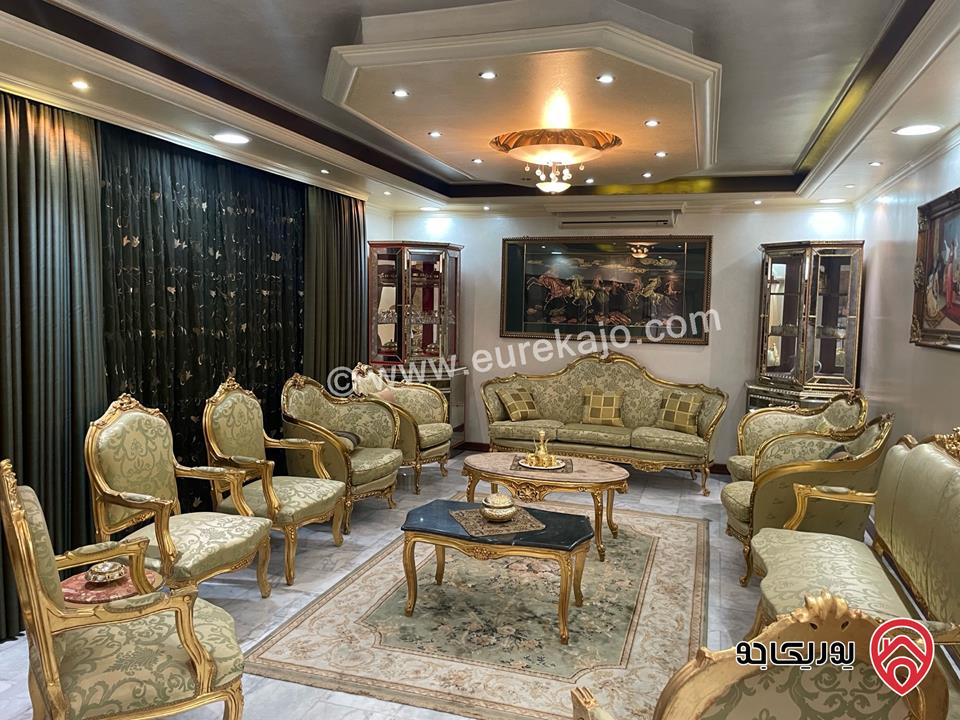 فيلا 3 طوابق على أرض 1 دونم و 19م للبيع في عمان - الجبيهة