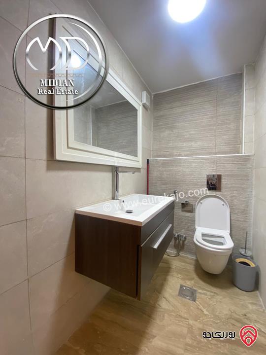 شقة للايجار طابق أخير مع روف في عمان - خلدا - العوجانية مساحة 425م مع تراسات تشطيبات ديكورات فاخرة اطلالة بانورامية خلابة