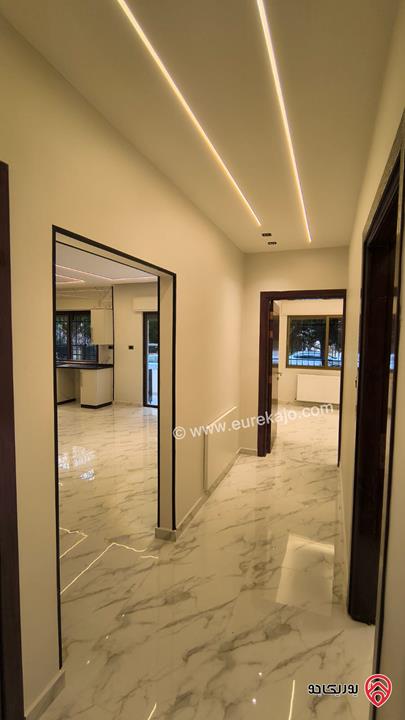 شقة سوبر ديلوكس طابق أرضي مساحة 180م للبيع في عمان - تلاع العلي 