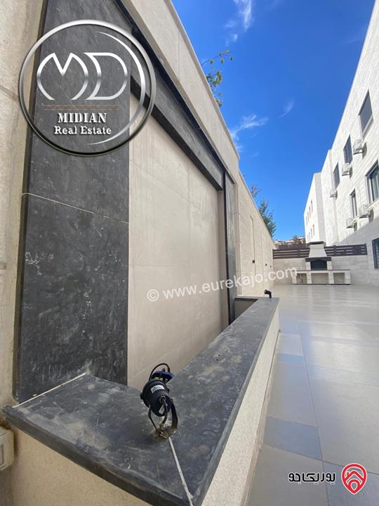 شقة جديدة شبه ارضي فارغة للايجار في عمان - دابوق مساحة 200م مع تراسات 150م تشطيبات وديكورات عصرية فاخرة