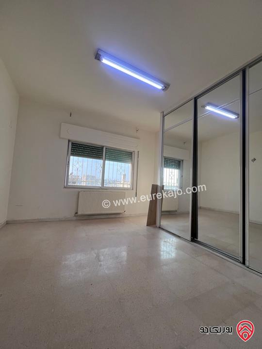 شقة شبه ارضية مساحة 235م للايجار في عمان - الرابية 