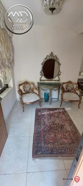 شقة ارضية مفروشة للايجار في عمان - الجاردنز مساحة 180م مع ترس و حديقة 200م تشطيبات و فرش سوبر ديلوكس