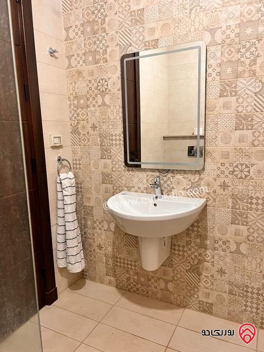 شاليه فخم جدا مساحة الأرض 311م على شارعين ومساحة البناء 220م للبيع في البحر الميت - الروضة 