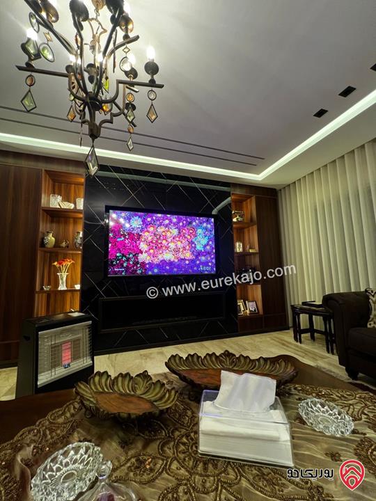 شقة ارضية مفروشة مساحة 250م داخلي وخارجي 90م للإيجار السنوي في عمان - دير غبار 