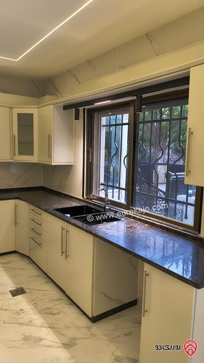 شقة سوبر ديلوكس طابق أرضي مساحة 180م للبيع في عمان - تلاع العلي 