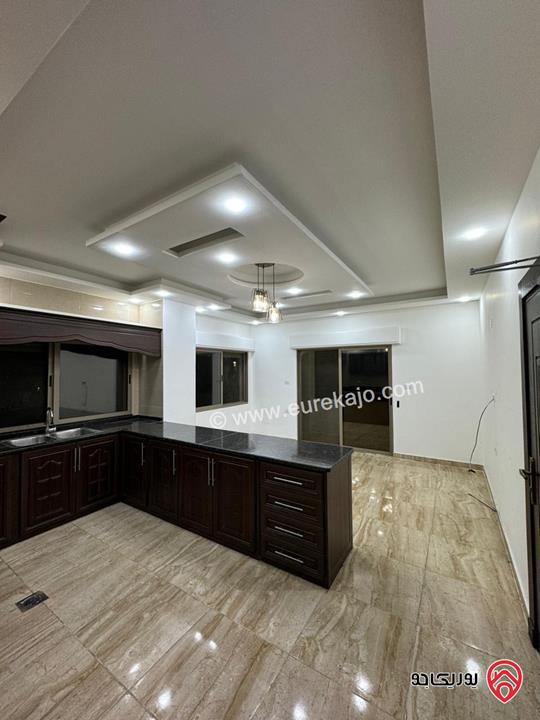 شقة طابق ثالث مساحة 100م للايجار في عمان - السابع