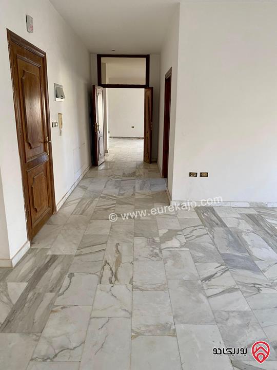 شقة طابقية مساحة 320م للايجار في عمان - الرابية مقابل السفارة الصينية 