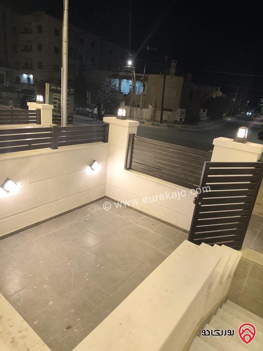 شقة طابق أرضي دوبلكس مساحة 219م مع ساحات خارجية عدد 2 بمساحة 100م للبيع في اربد