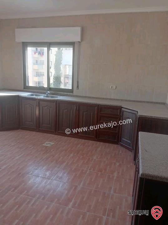 شقة مساحة 150م طابق ثالث للبيع في عمان - طبربور