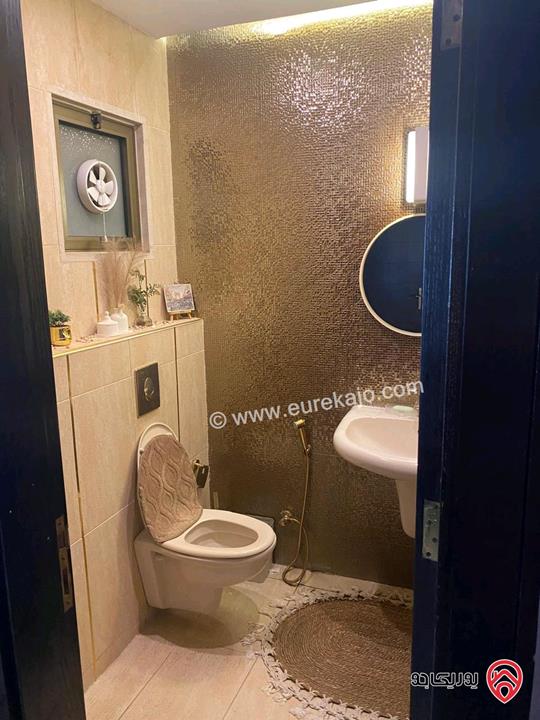 شقة شبه أرضية مساحة 129م للبيع مفروشة في عمان - خلدا