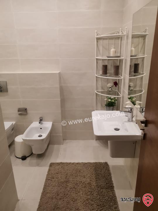 شقة مفروشة مساحة 102م داخلي و 70م خارجي للايجار في عمان - عبدون من المالك مباشرة