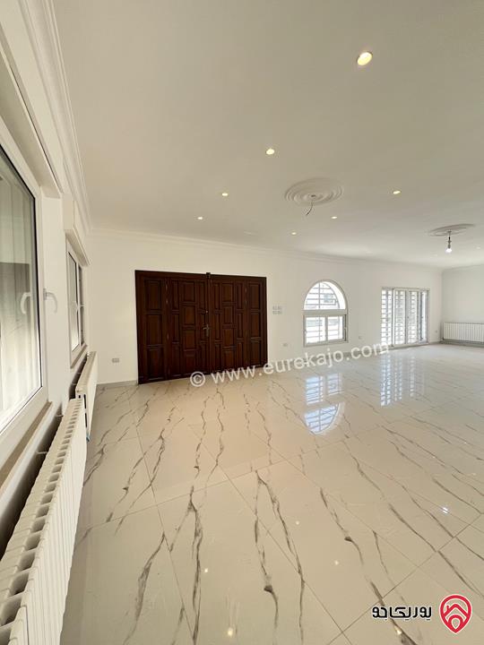 فيلا مساحة الارض 672م مساحة البناء 600م للبيع في عمان - دير غبار حي السهل 