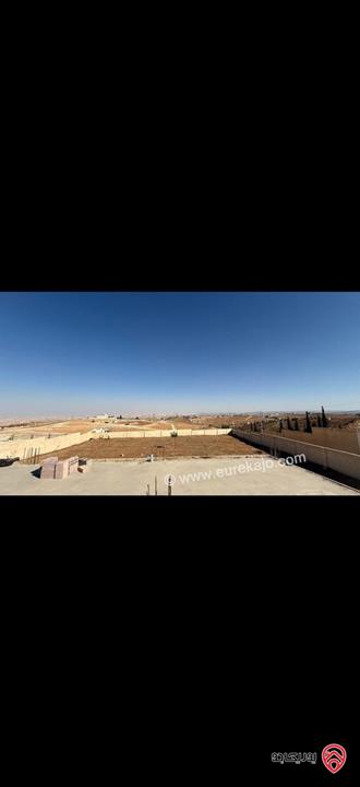 قطعة أرض مساحة 2 دونم عليها منزل غير مشطب 200م للبيع في الزرقاء - جريبا