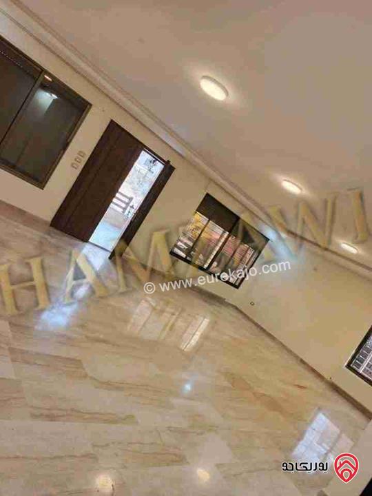 شقة فارغة طابق أرضي مساحة 220م داخلي و 50م خارجي للايجار في عمان - البنيات 