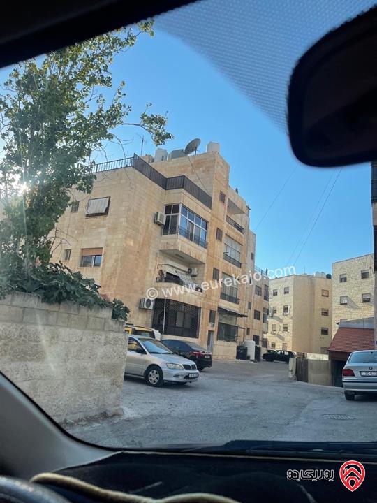 شقة طابق ثالث مساحة 121م مع رووف غير مبني مساحة 101م للبيع في عمان - طبربور الخزنة