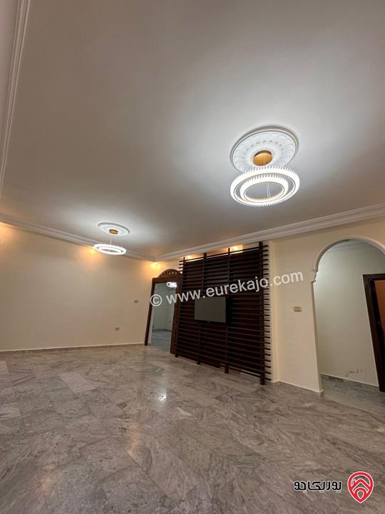 شقة طابق ثالث مساحة 185م للايجار في عمان - الرابية 