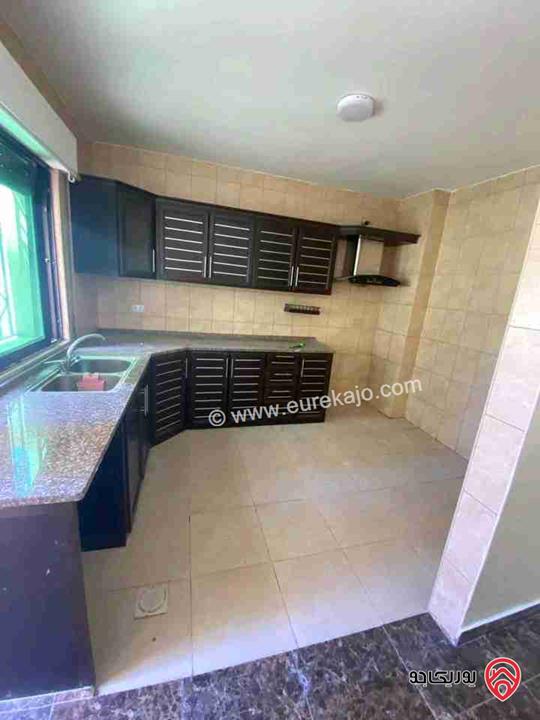 شقة فارغة طابق شبه ارضي مساحة 135م للإيجار في عمان - تلاع العلي 