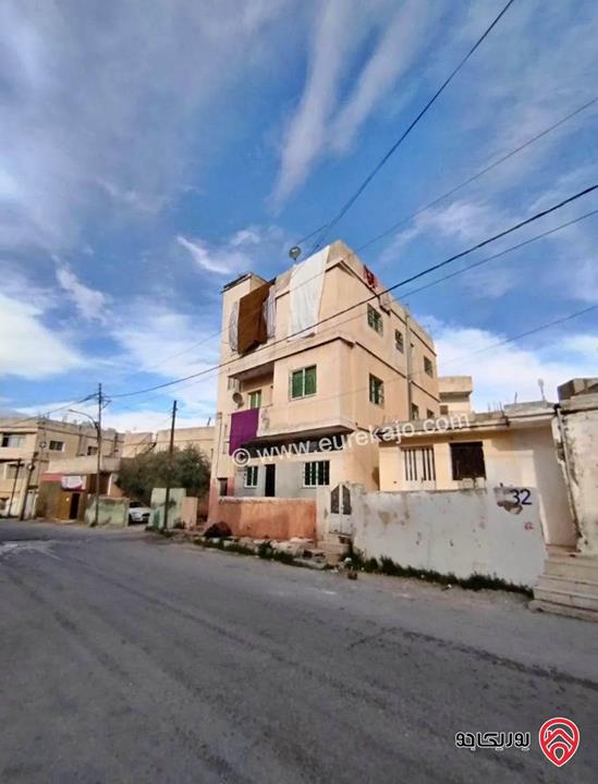 عمارة سكنية من 3 طوابق على ارض 120م للبيع في السلط – الخندق