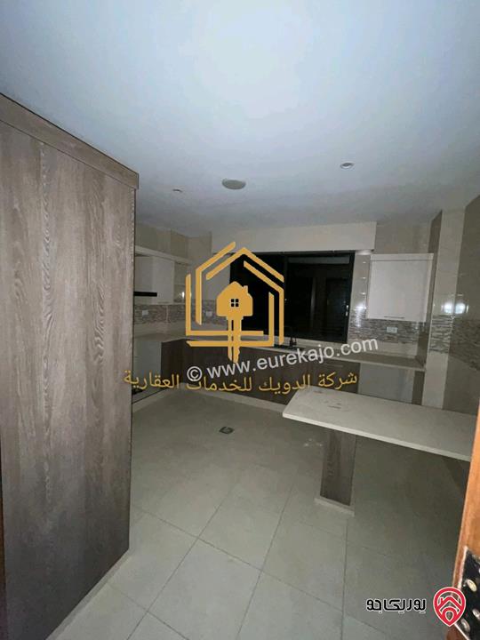 شقة فارغة طابق شبه ارضي مساحة 180 للإيجار في عمان - دير غبار 