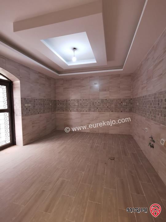 فيلا مع شقتين مساحة 800م على أرض 750م للبيع بإطلالة خلابة في عمان - بدر الجديدة من المالك مباشرة 