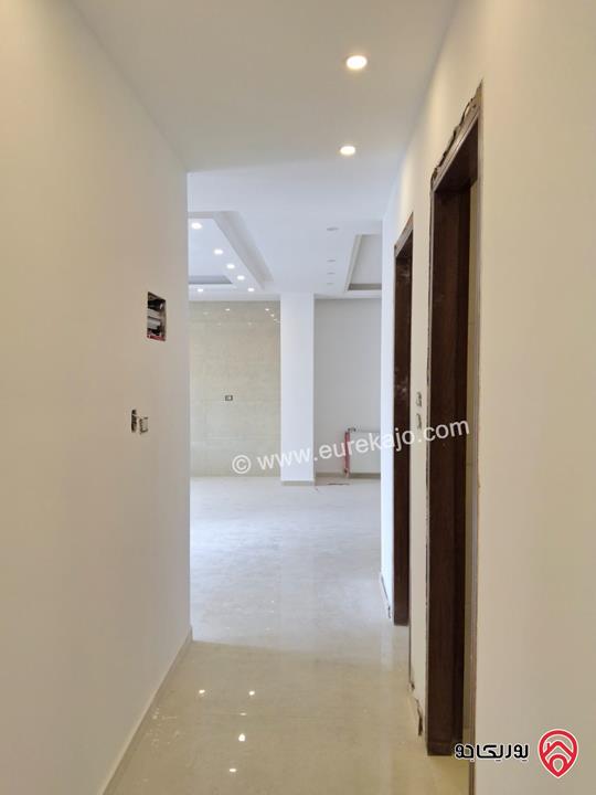 شقة شبه ارضية مساحة 200م داخلي و 50م خارجي للبيع في عمان - ابو السوس