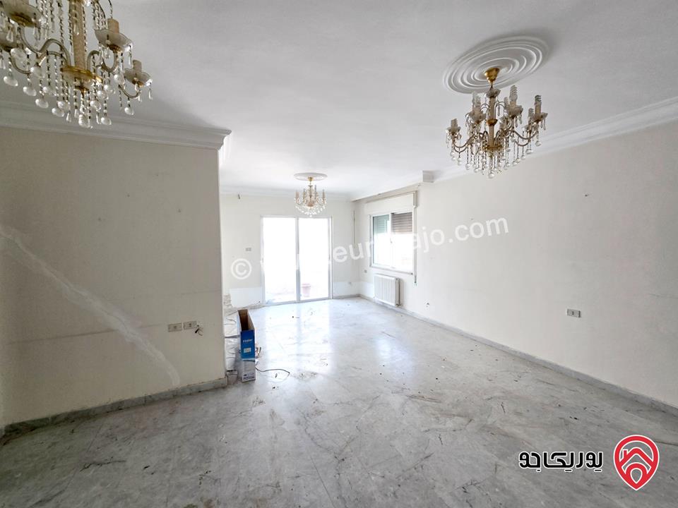 شقة طابق ثاني مساحة 120م للبيع في عمان - الرابية