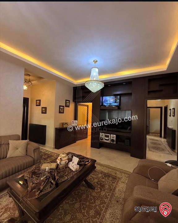 شقة مميزة مساحة 205م داخلي و 100م خارجي للبيع في عمان - ضاحية النخيل