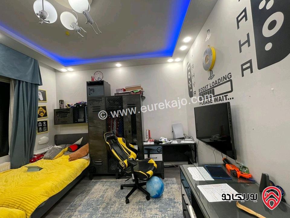 شقة طابق ثالث دوبلكس مساحة 247م للبيع في عمان - أم السماق