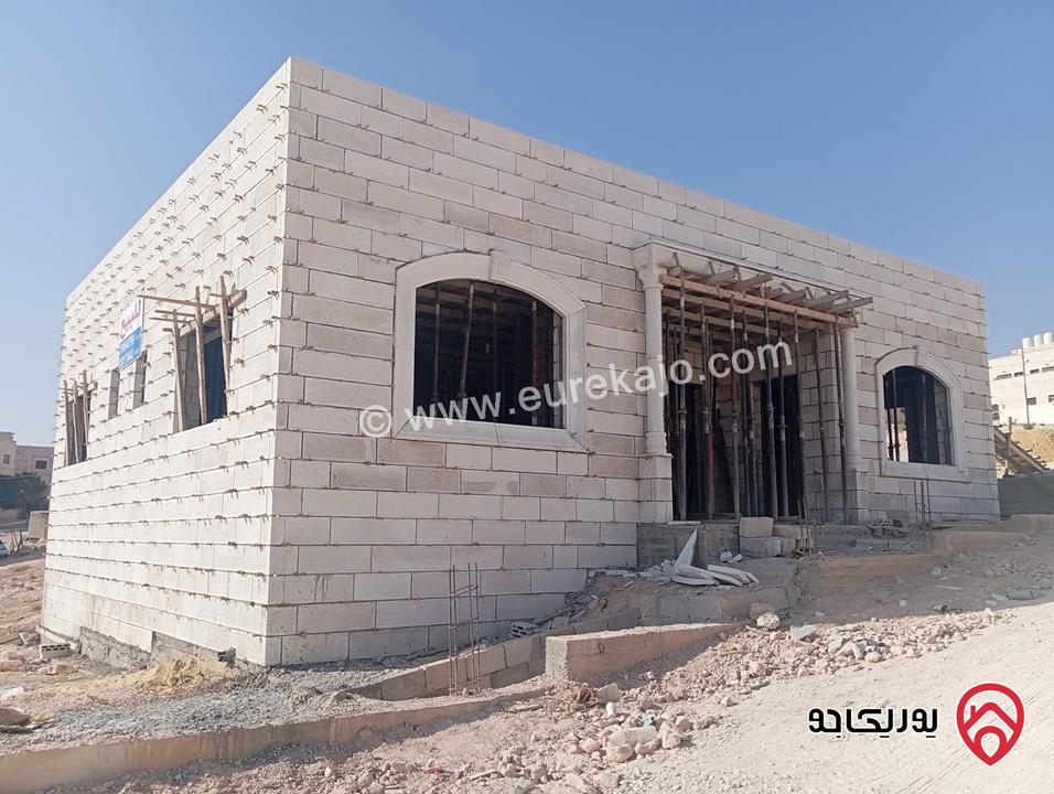 منزل مستقل عظم مساحة 145م على أرض 300م للبيع في الزرقاء - جريبا