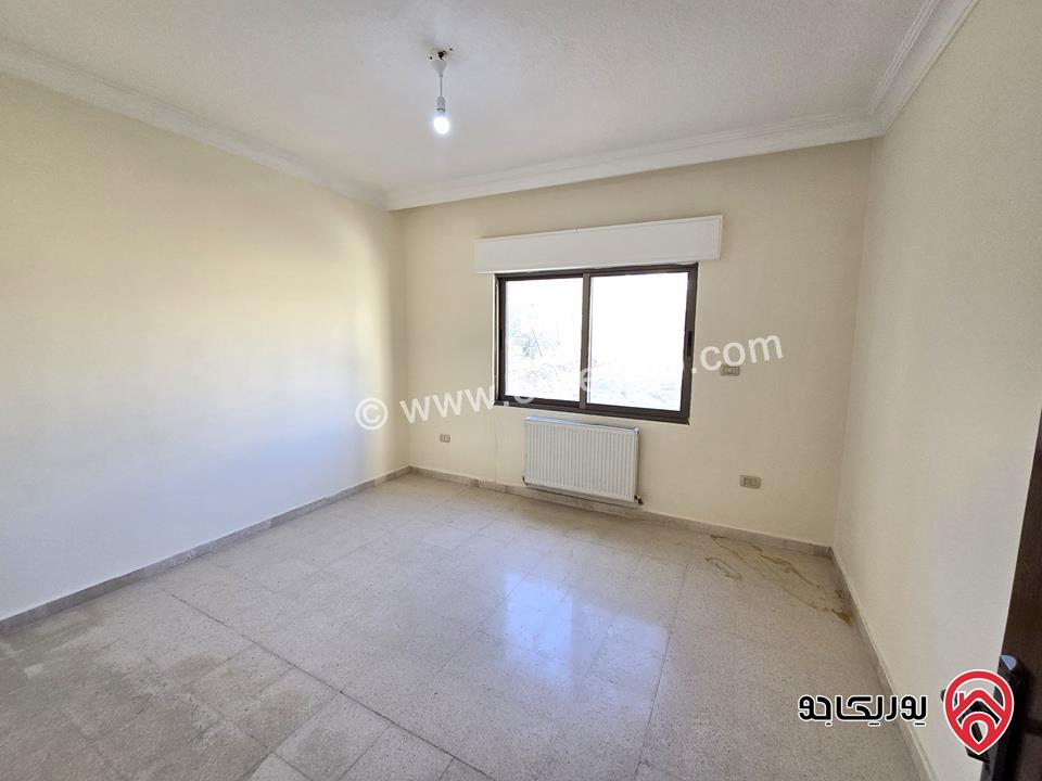 شقة مساحة 130 متر طابق اول للبيع في عمان - ام السماق قرب شارع مكة و مكة مول