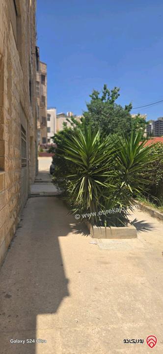 عمارة على ارض 820م للبيع في عمان - أم أذينة
