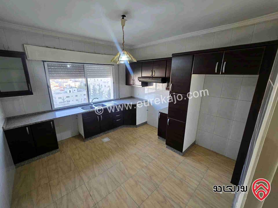 شقة فارغة طابق رابع مساحة 160م للايجار في عمان - ضاحية الرشيد 