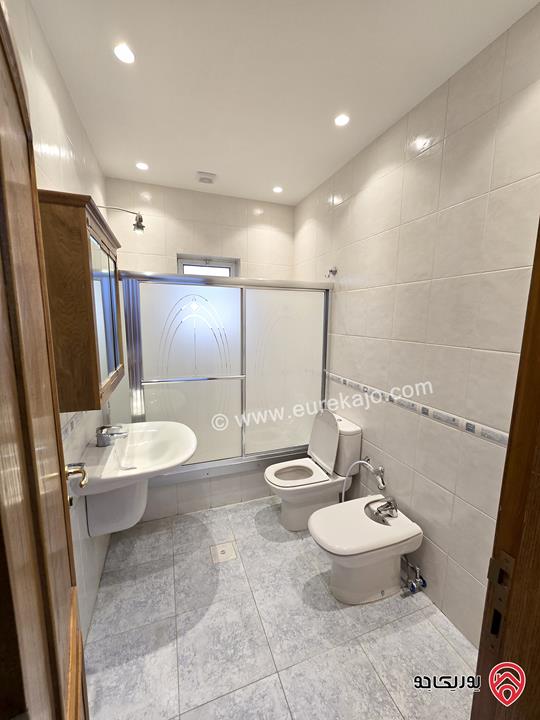 شقة طابقية مساحة 366 متر طابق ثاني للبيع في عمان - الصويفية