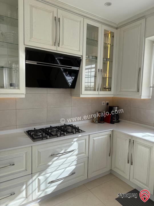 شقة فاخرة مساحة 200م طابق ثالث للبيع في عمان - خلدا العوجانيه