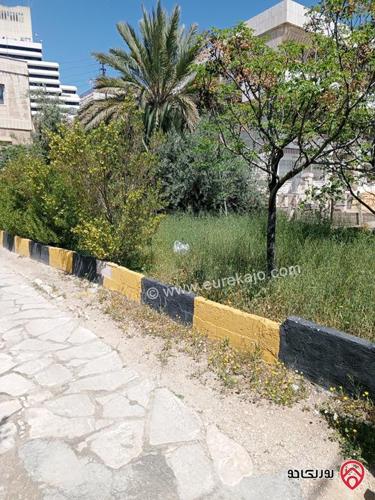 أرض تجارية مساحة 1 دونم و 376م للبيع في عمان - جبل الحسين عند دوار الداخلية بالقرب من المستشفى الاسلامي