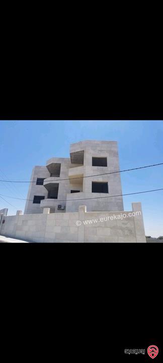 عمارة بتصميم فيلا تصلح لعائلة مساحة 780م على أرض 514م للبيع في عمان - مرج الحمام