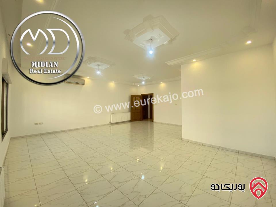 شقة فارغة للايجار في عمان - خلدا مساحة 230م طابق ثالث تشطيبات سوبر ديلوكس اطلالة جميلة بسعر مميز جداً