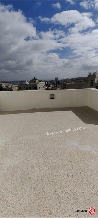 شقة جديدة مساحة 165م دوبلكس للبيع في عمان - الجبيهة شارع الاردن حي الديوان