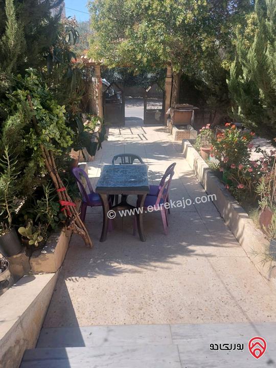 بيت مستقل مكون من 3 طوابق على أرض 740م للبيع في اربد - الحصن