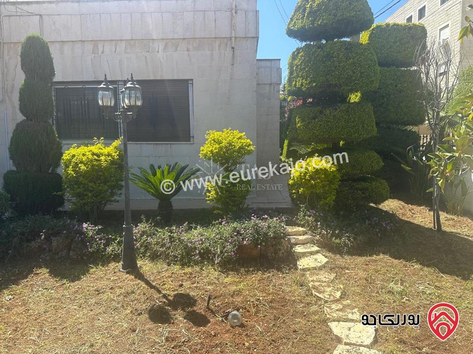 أرض سكنية مساحة 840م عليها منزل 217م للبيع في عمان - الجندويل
