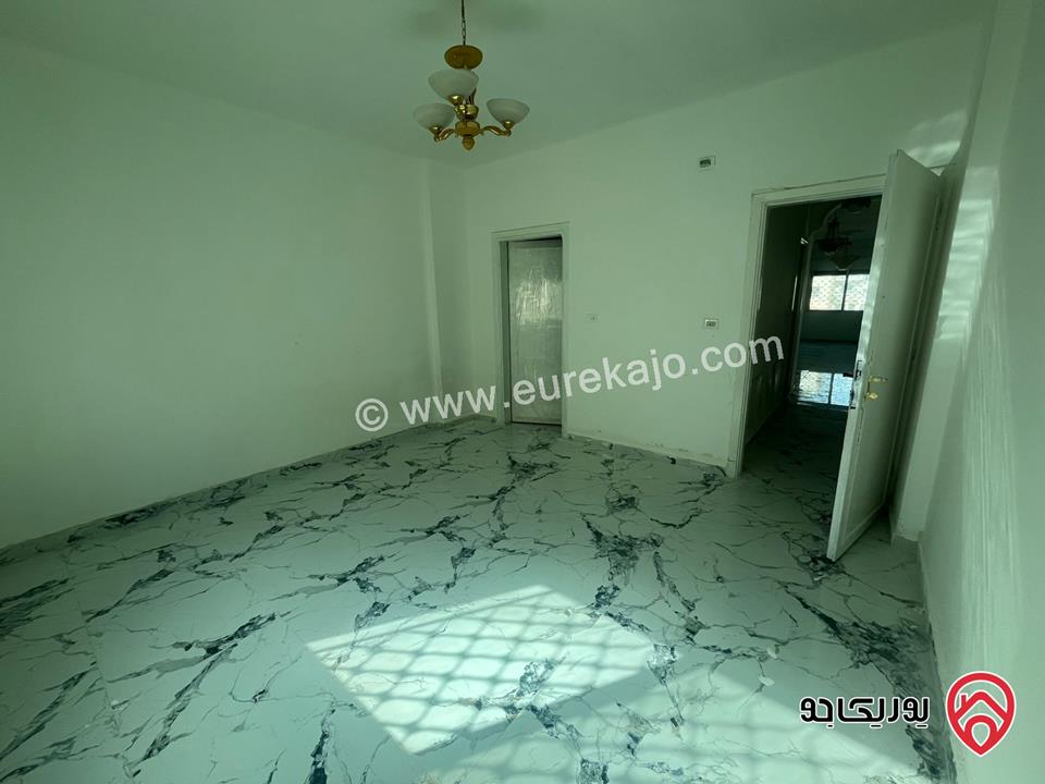 شقة مجددة بالكامل مساحة 139م طابق ثاني للبيع في عمان - ضاحية الاقصى 