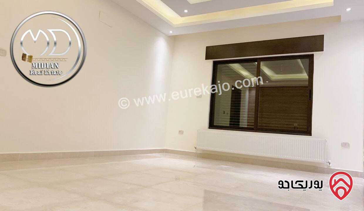 روف طابقي مساحة 440م تشطيبات و ديكورات سوبر ديلوكس اطلالة رائعة جديدة لم تسكن للبيع في عمان - ام السماق